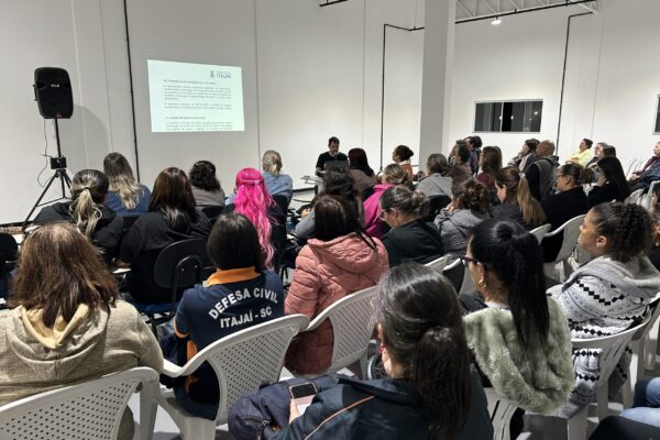 Assembleia Geral de Itajaí debate proposta do governo municipal
