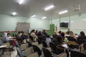 Servidores da Educação de Ilhota debatem proposta de plano de carreira do magistério